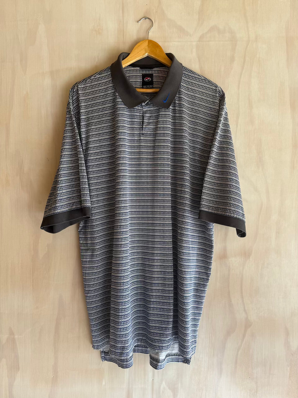 Vintage Nike Tiger Woods Collar Swoosh Golf Polo (XL)