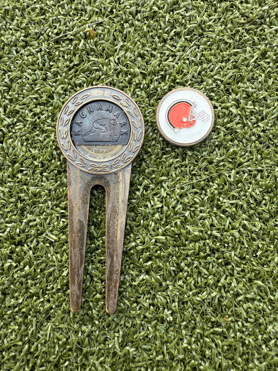 Vintage Cleveland Browns NFL Ball Marker and Pitch Tool