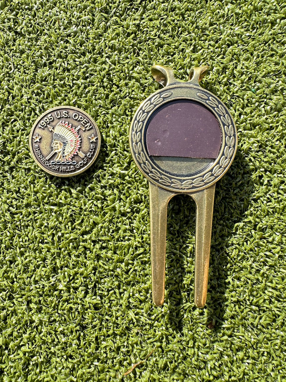 1994 U.S. Open Shinnecock Ball Marker & Pitch tool