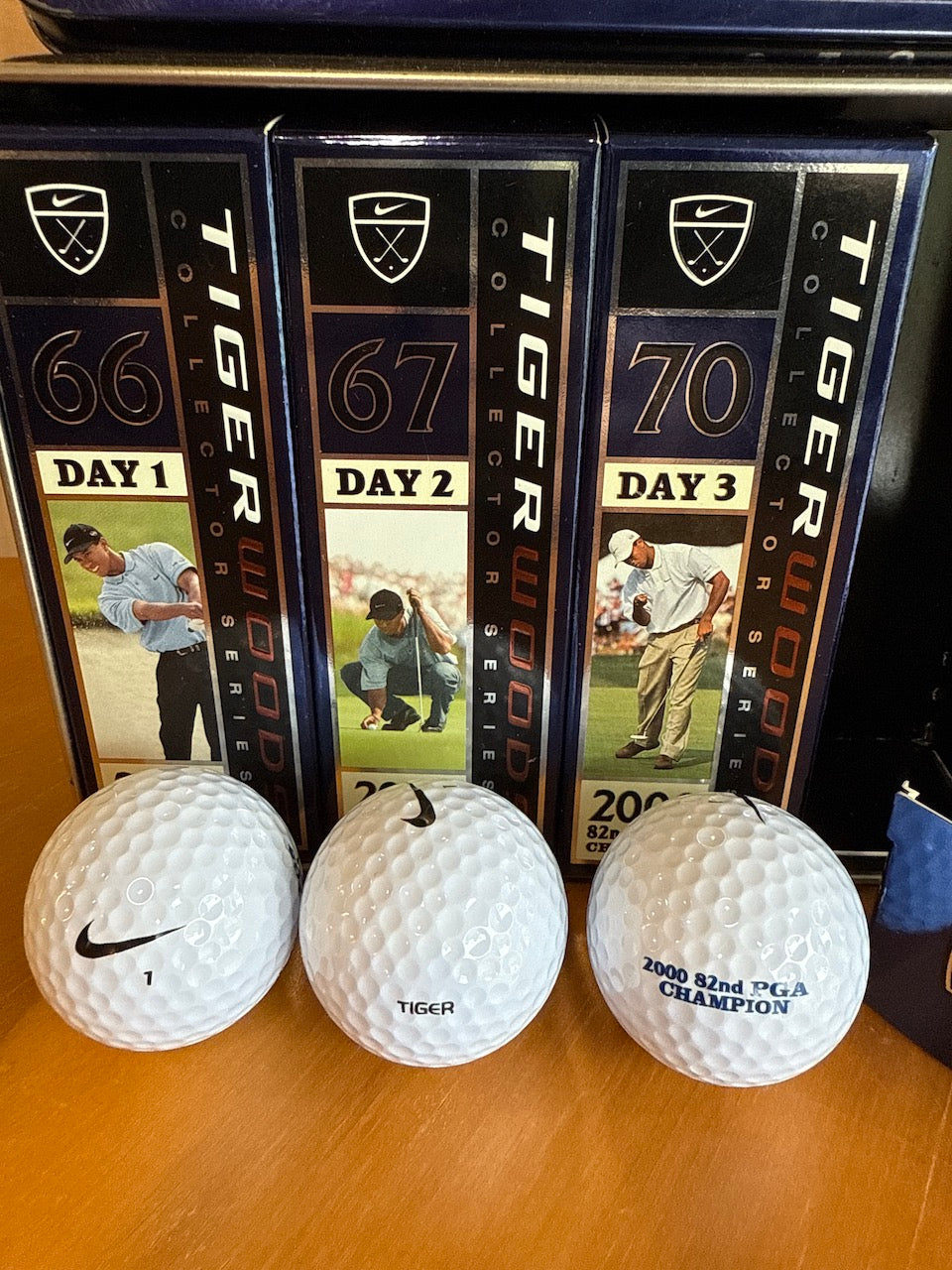 Vintage Nike 2000 PGA Championship Tiger Woods Collector Balls and Tin